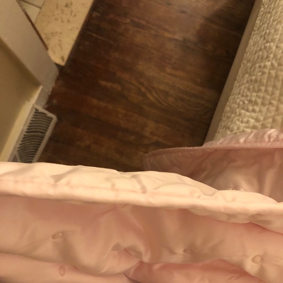 TAHARI beautiful sateen comforter/2 standard shams - Picture 9 of 14